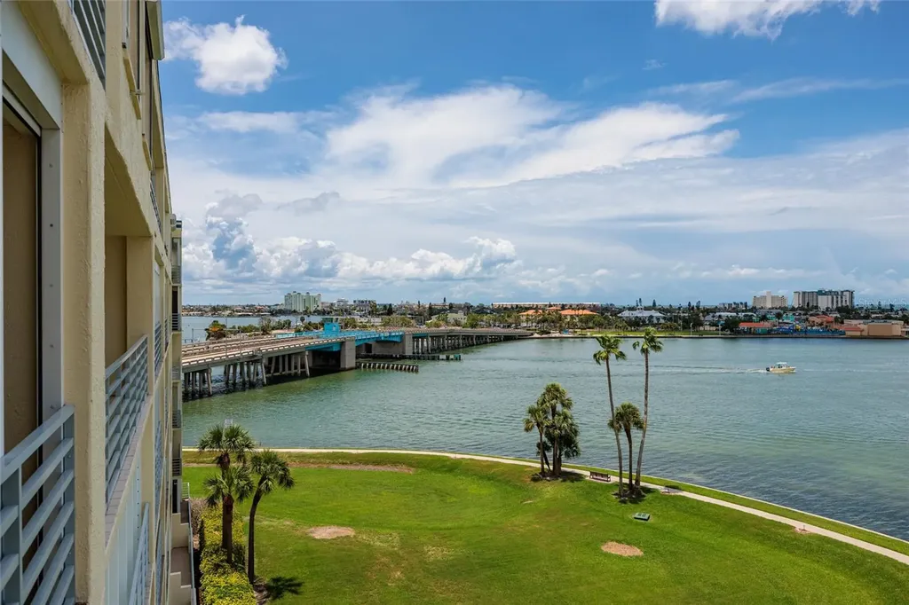 7862 Sailboat Key Boulevard S South Pasadena FL 33707