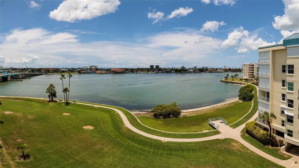 7862 Sailboat Key Boulevard S South Pasadena FL 33707