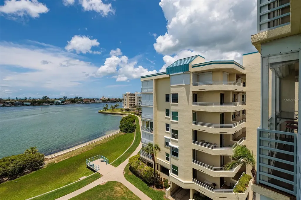 7862 Sailboat Key Boulevard S South Pasadena FL 33707