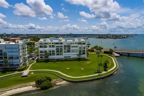 7862 Sailboat Key Boulevard S South Pasadena FL 33707