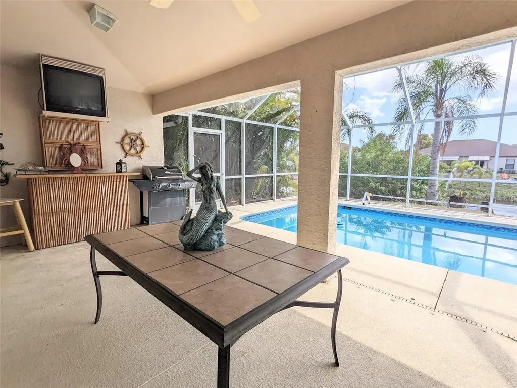 546 SE 4th Street Cape Coral FL 33990