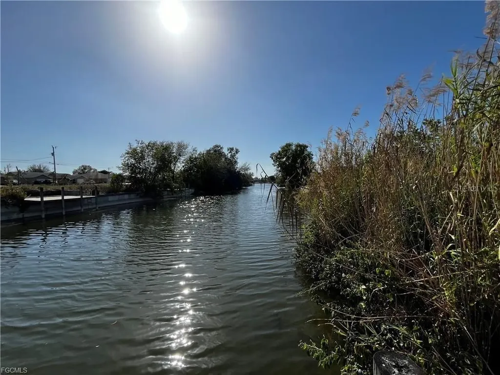546 SE 4th Street Cape Coral FL 33990