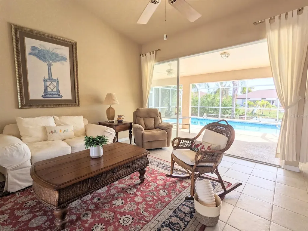 546 SE 4th Street Cape Coral FL 33990