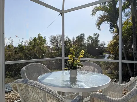 546 SE 4th Street Cape Coral FL 33990