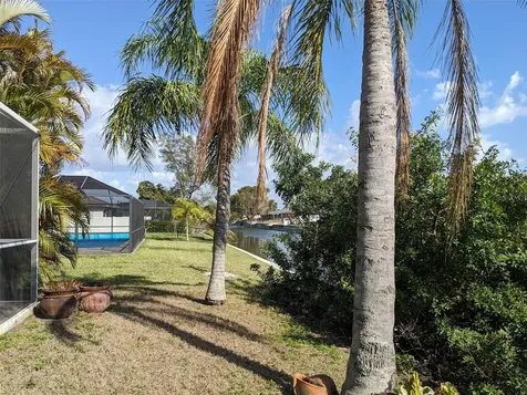 546 SE 4th Street Cape Coral FL 33990