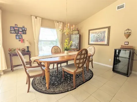 546 SE 4th Street Cape Coral FL 33990