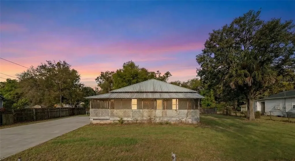 6954 1st Street Mulberry FL 33860