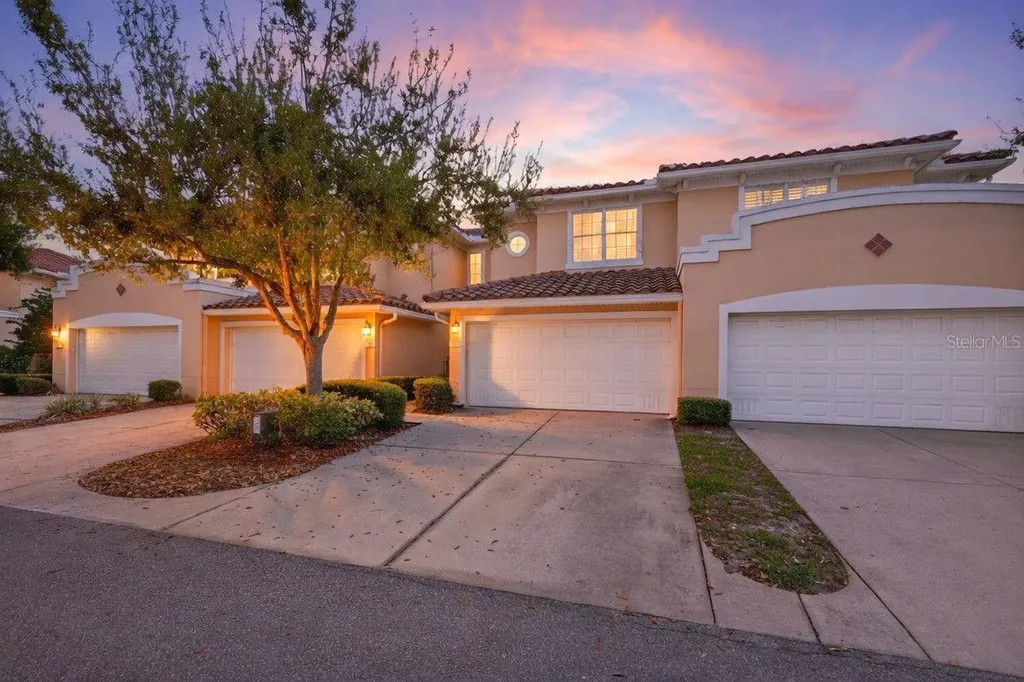 184 Valencia Circle St Petersburg FL 33716
