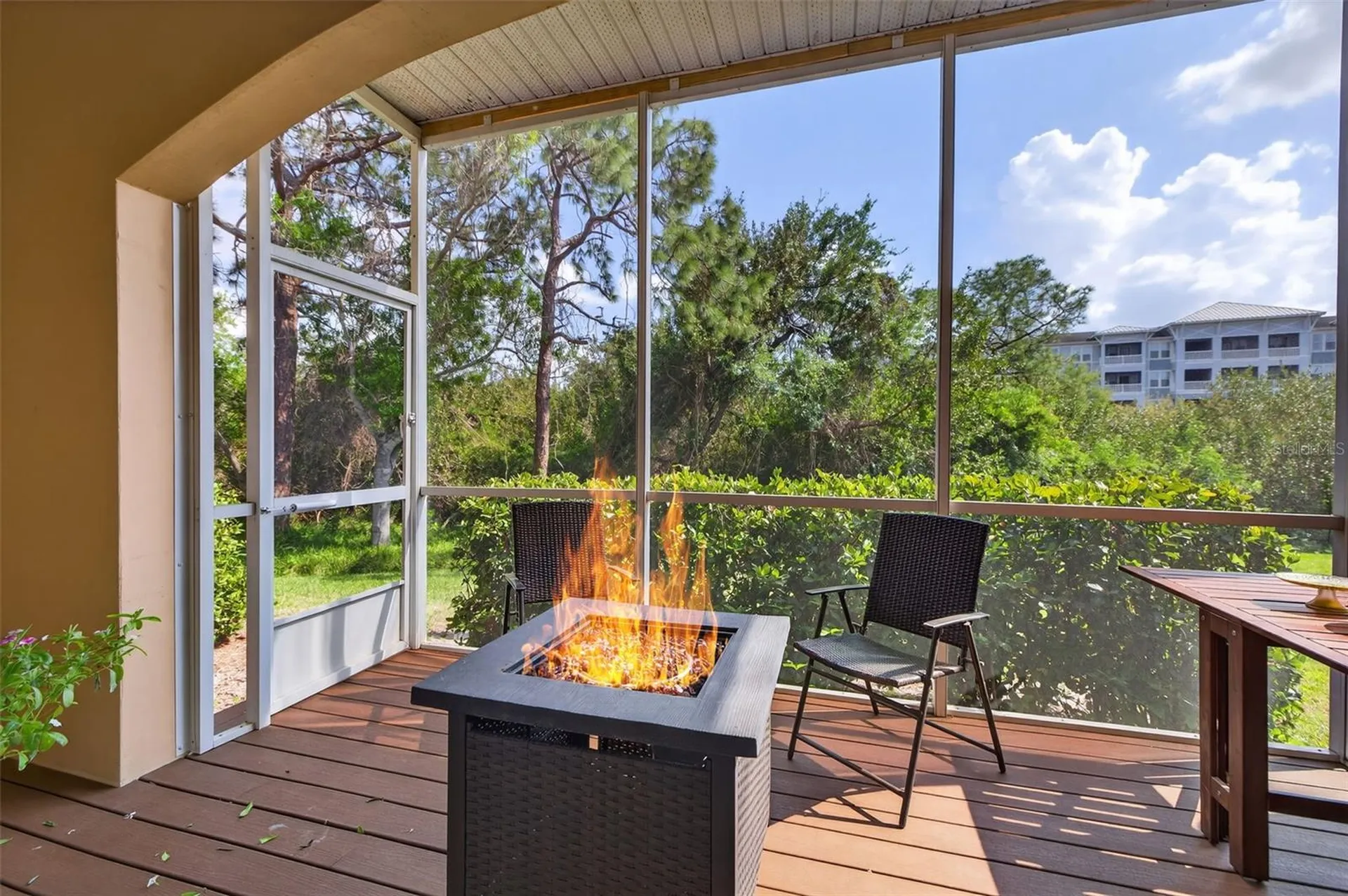 184 Valencia Circle St Petersburg FL 33716