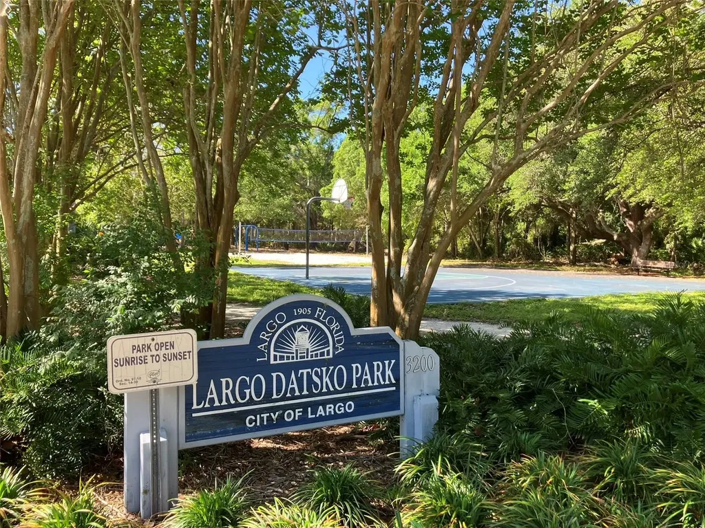 1988 Georgia Circle S Clearwater FL 33760