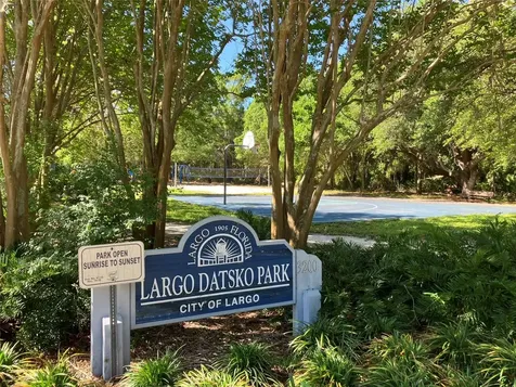 1988 Georgia Circle S Clearwater FL 33760
