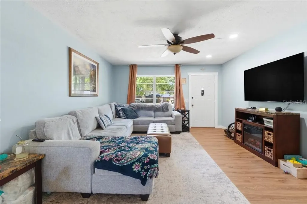 215 Carla Ann Court Auburndale FL 33823