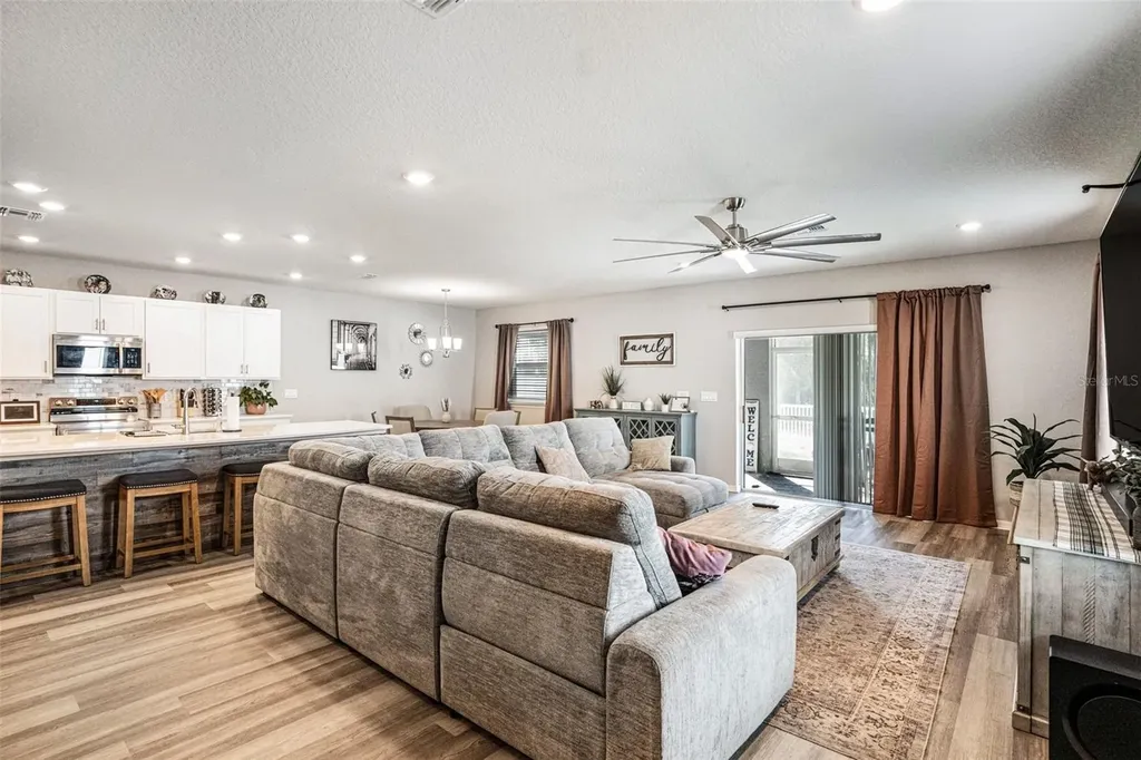 6518 Pebblebrooke Drive Zephyrhills FL 33541