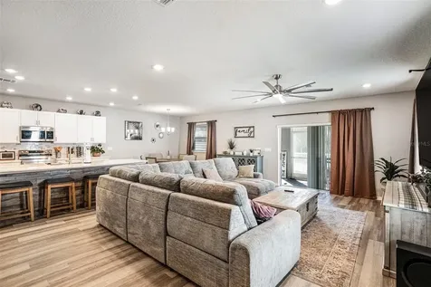 6518 Pebblebrooke Drive Zephyrhills FL 33541
