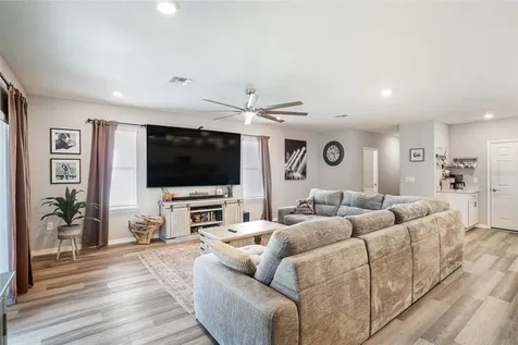 6518 Pebblebrooke Drive Zephyrhills FL 33541