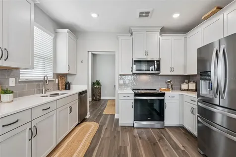 7521 Laureate Boulevard Orlando FL 32827