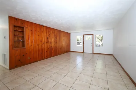627 Anderson Street Clermont FL 34711