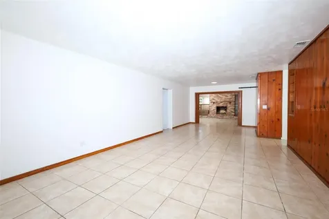 627 Anderson Street Clermont FL 34711