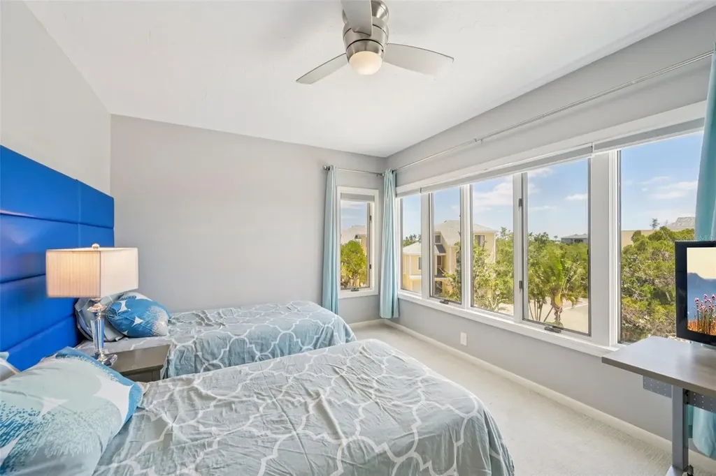 660 Cedars Court Longboat Key FL 34228