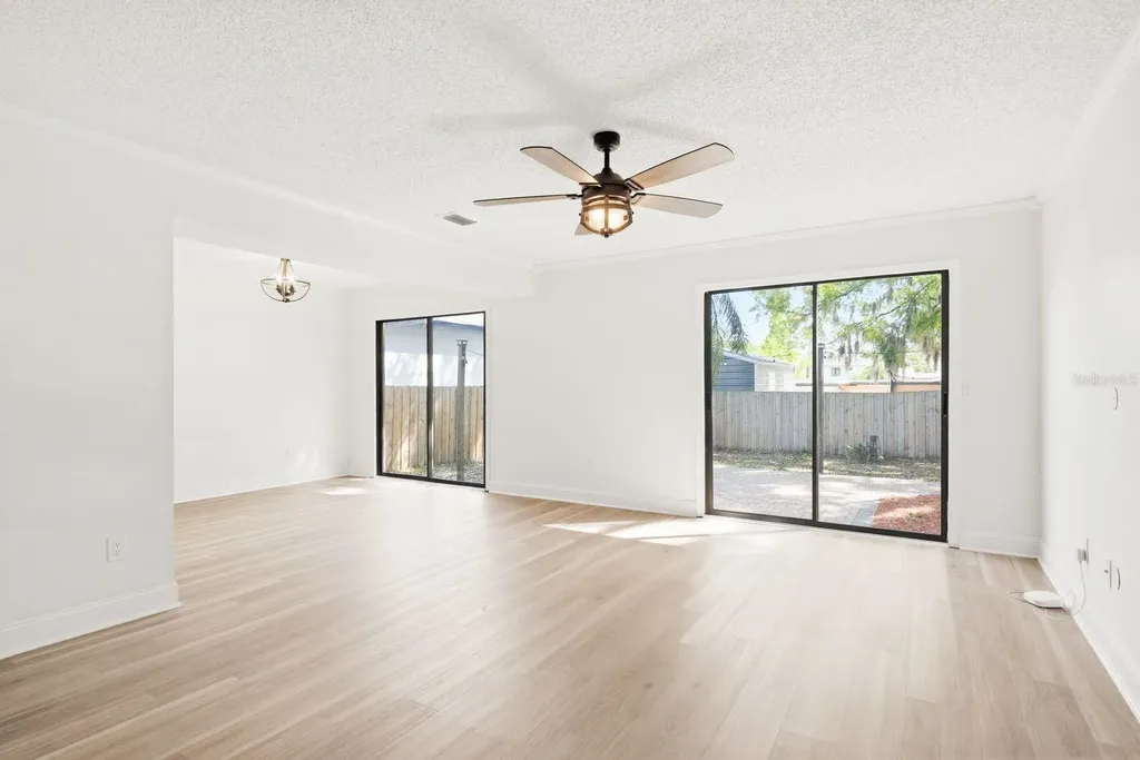 2204 Howard Lane Tampa FL 33612