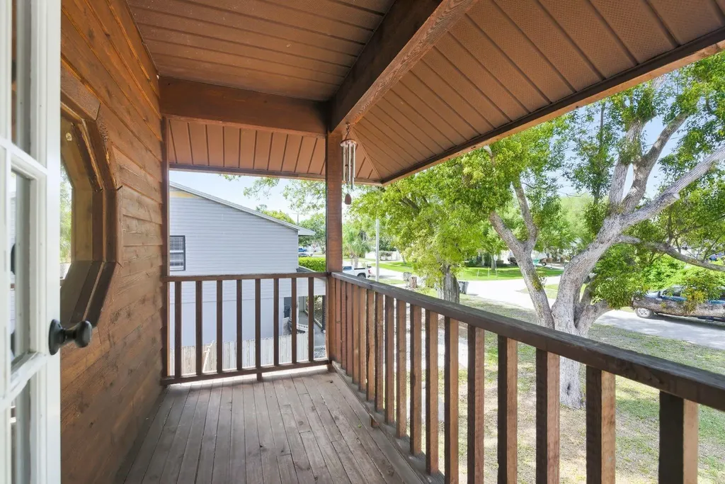 2204 Howard Lane Tampa FL 33612
