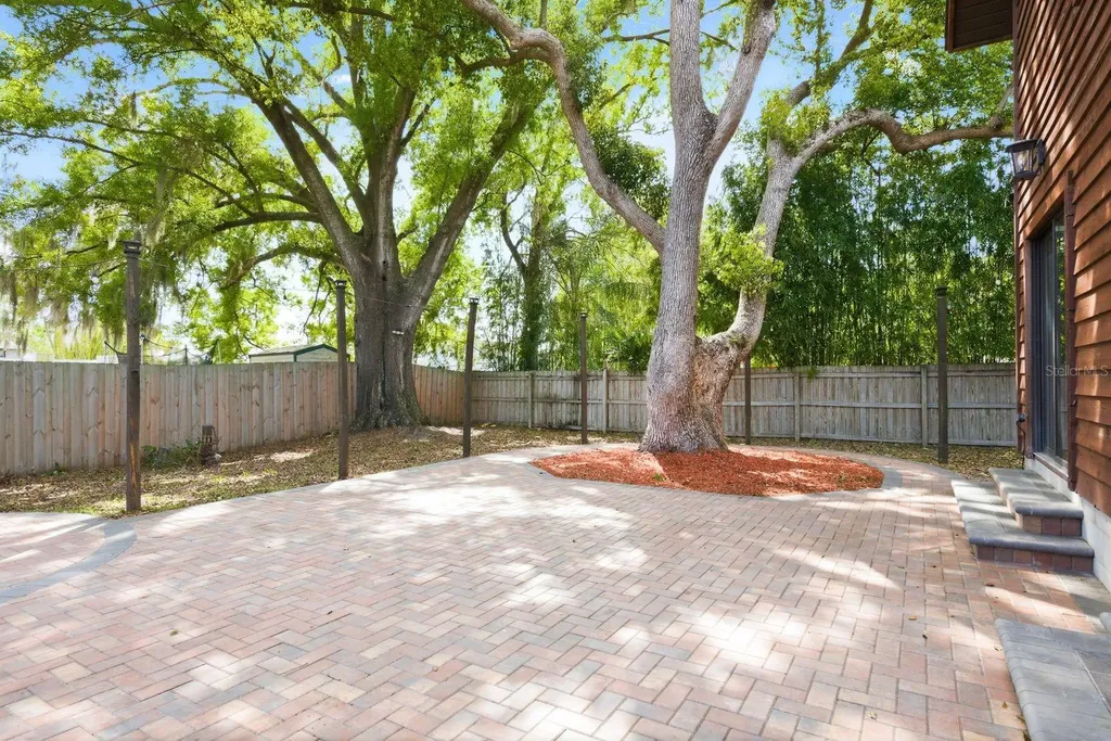 2204 Howard Lane Tampa FL 33612