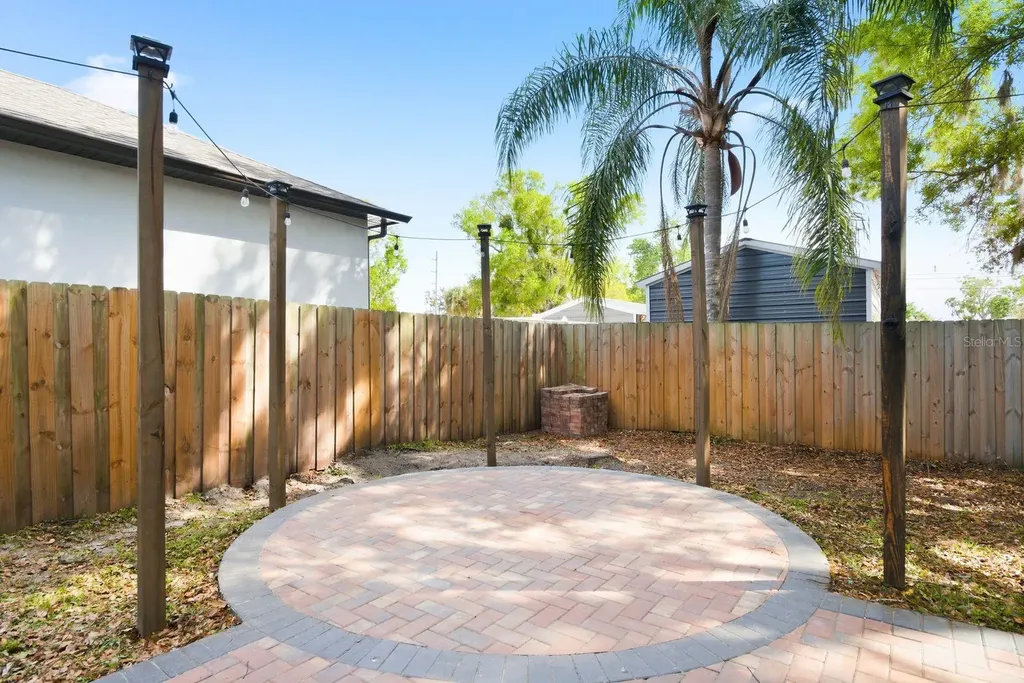 2204 Howard Lane Tampa FL 33612