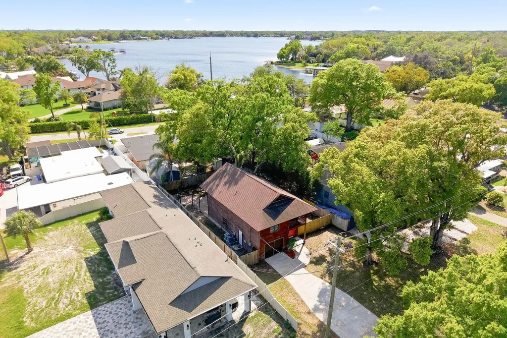 2204 Howard Lane Tampa FL 33612