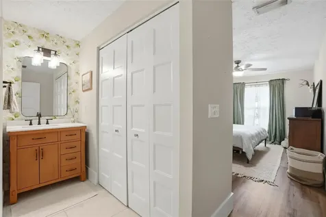 6820 S Sheridan Road Tampa FL 33611