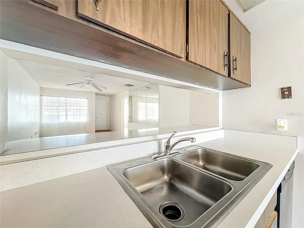 1264 Village Way Orlando FL 32807