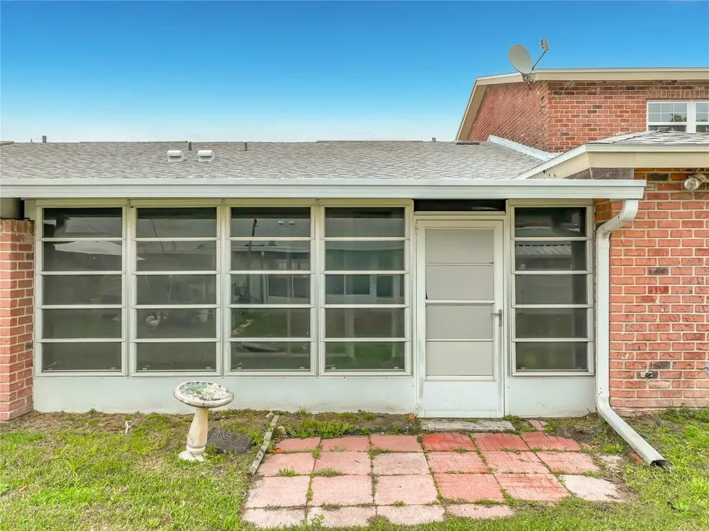 1264 Village Way Orlando FL 32807