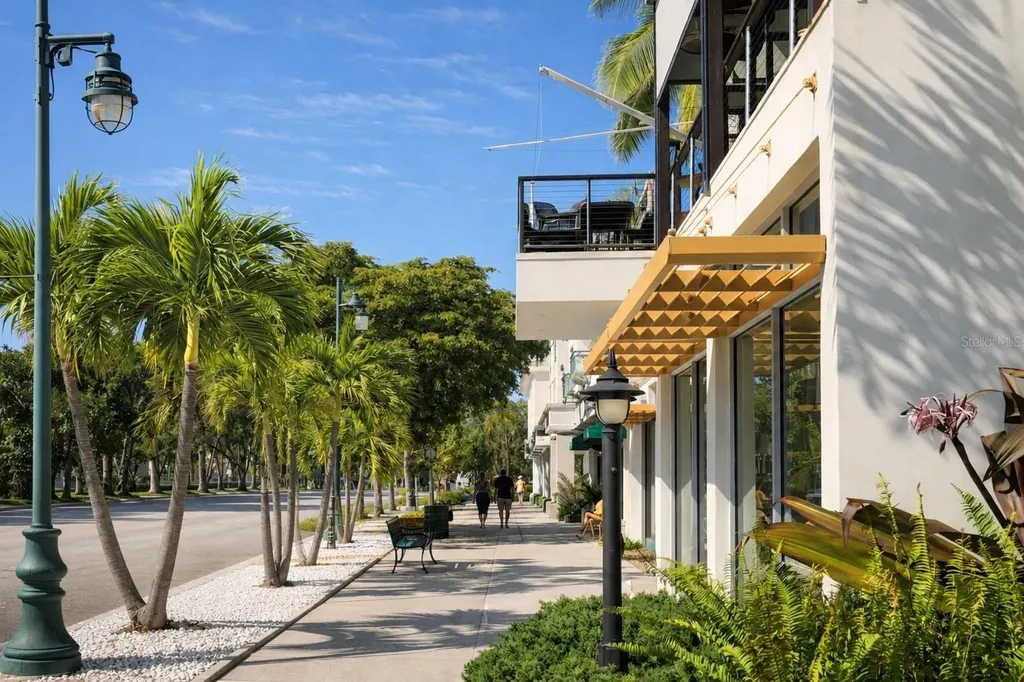 1305 4th Street Sarasota FL 34236