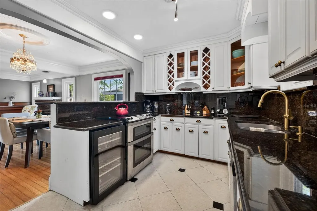 2445 6th Avenue N St Petersburg FL 33713