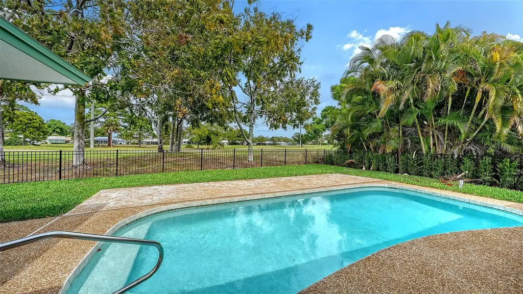 1967 Brookhaven Drive Sarasota FL 34239