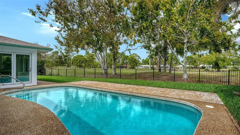 1967 Brookhaven Drive Sarasota FL 34239