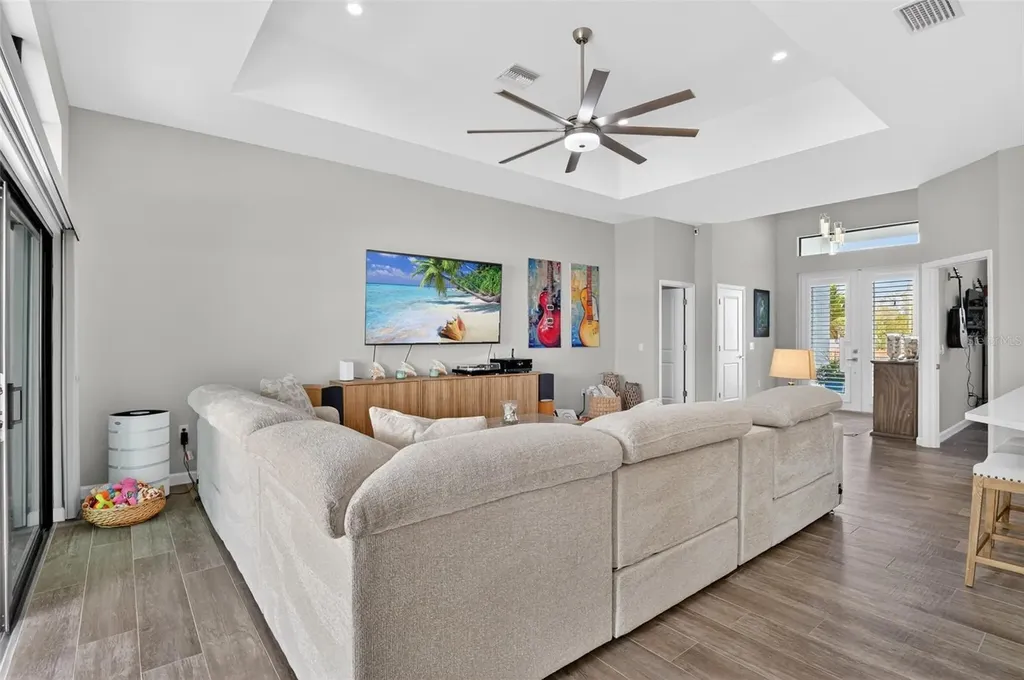 230 NE 18th Street Cape Coral FL 33909
