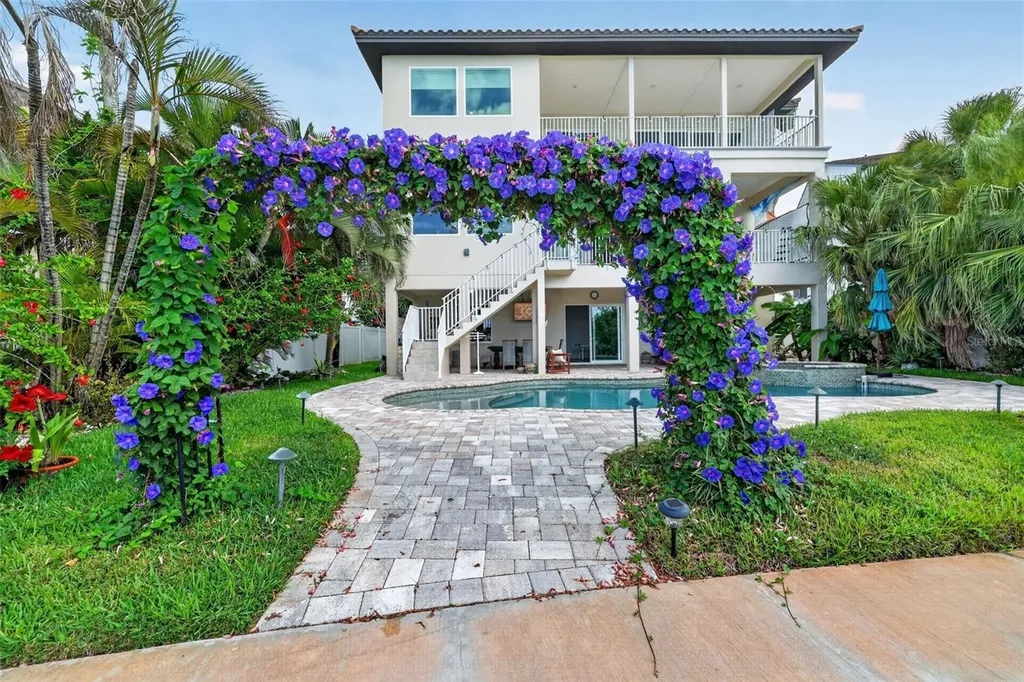 13 Treasure Lane Treasure Island FL 33706