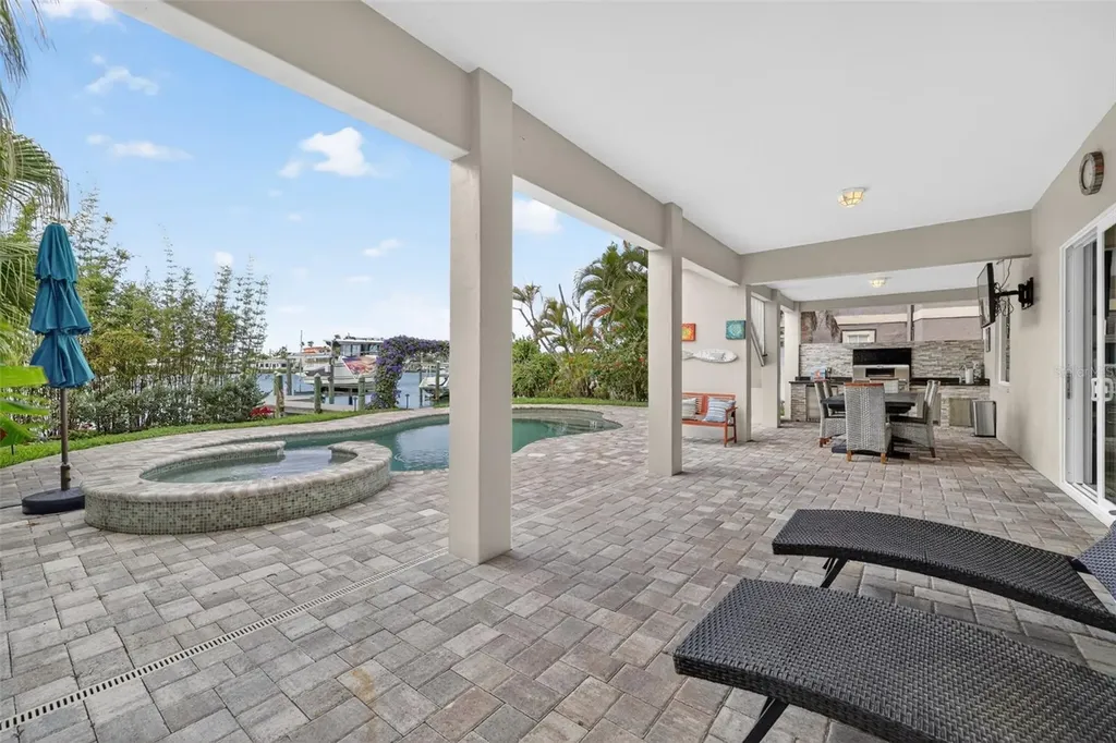 13 Treasure Lane Treasure Island FL 33706