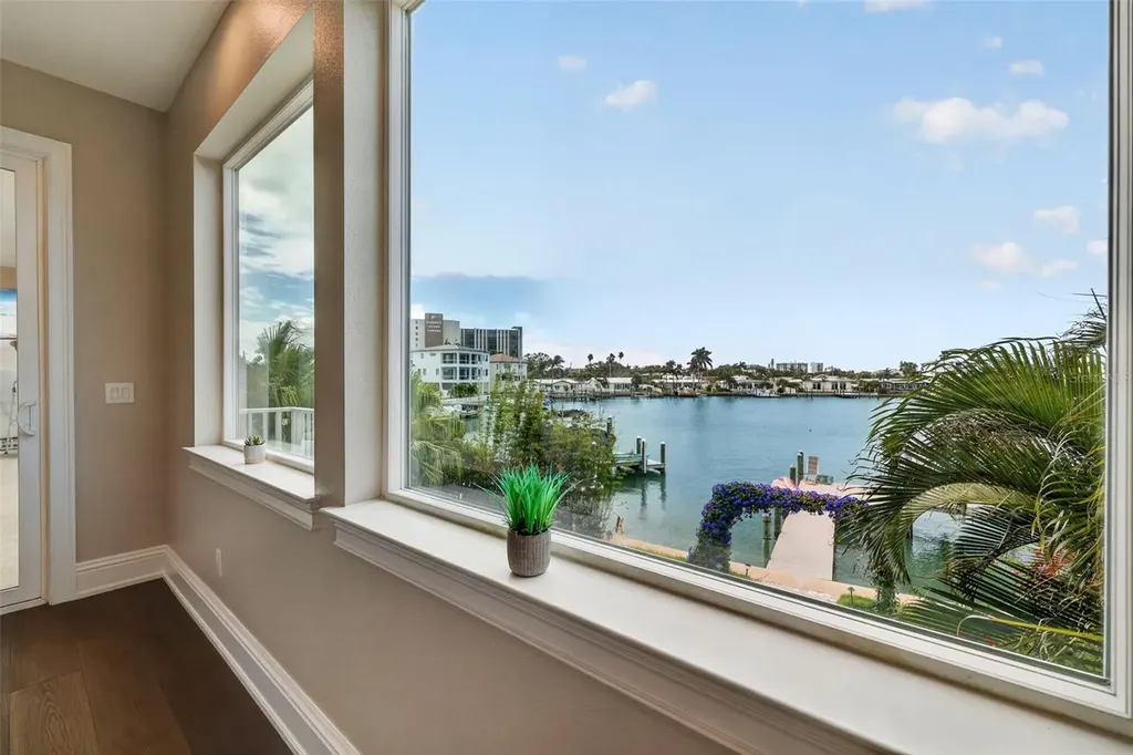 13 Treasure Lane Treasure Island FL 33706