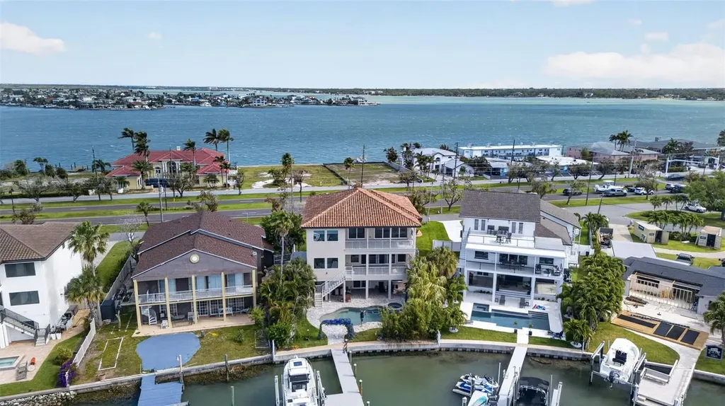 13 Treasure Lane Treasure Island FL 33706