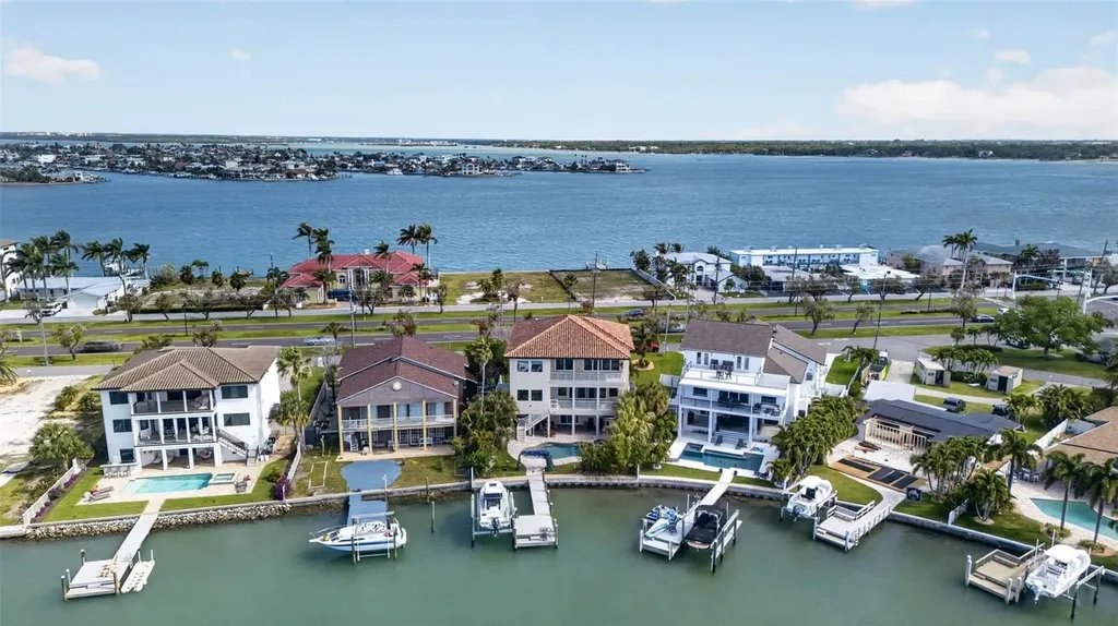 13 Treasure Lane Treasure Island FL 33706