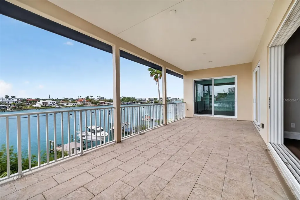 13 Treasure Lane Treasure Island FL 33706