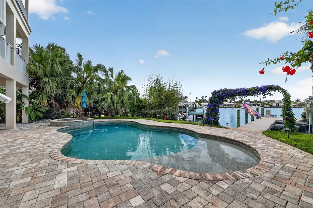 13 Treasure Lane Treasure Island FL 33706