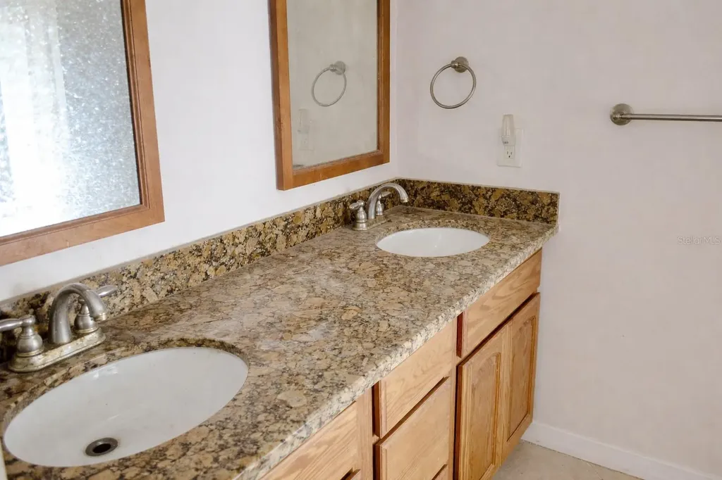 1313 Vista Oaks Circle NE Palm Bay FL 32905