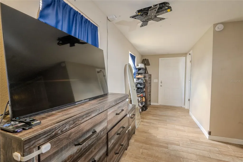 1050 Deal Lane Holiday FL 34691