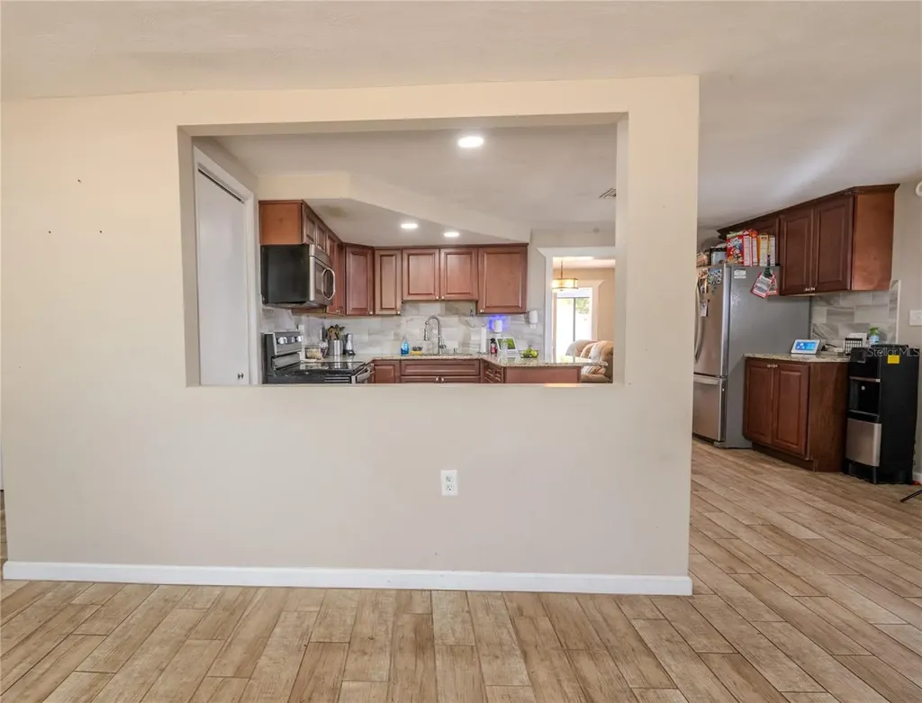 1050 Deal Lane Holiday FL 34691