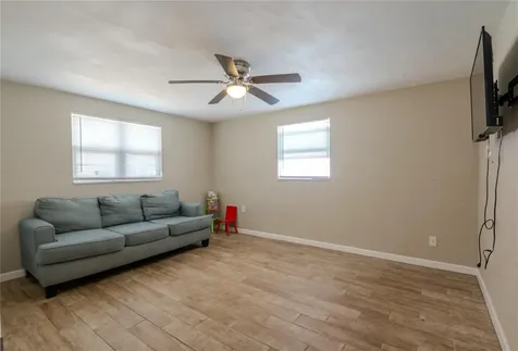 1050 Deal Lane Holiday FL 34691