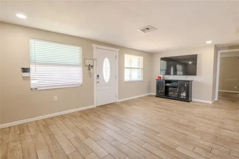 1050 Deal Lane Holiday FL 34691