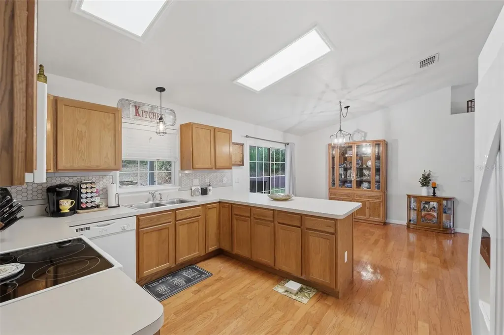 10294 Dotted Wren Avenue Weeki Wachee FL 34613