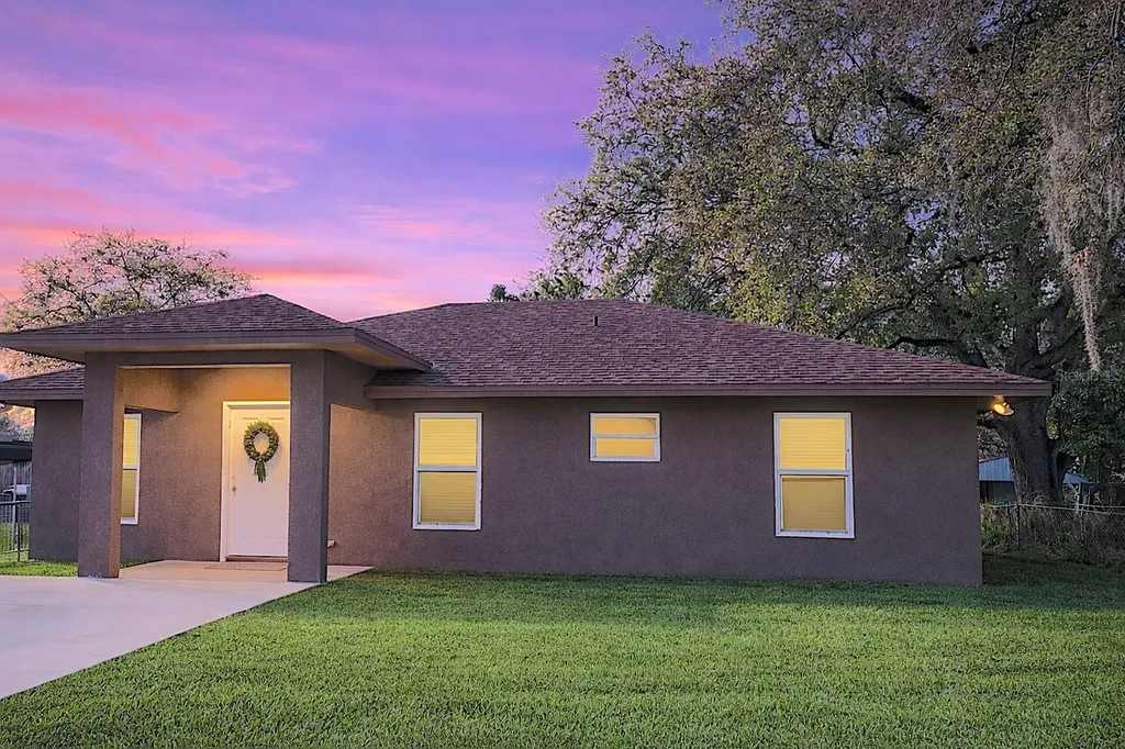 1662 NW 7th Street Okeechobee FL 34972